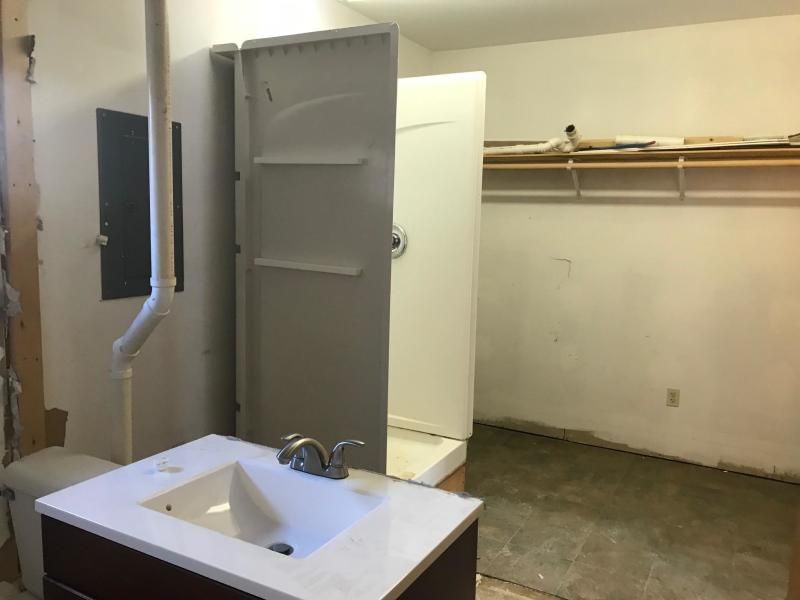 94 Main Rd, Abbot, ME 04406
